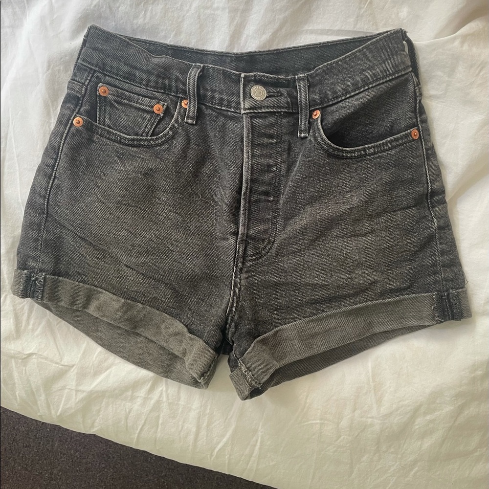 Authentic Levi’s High Waisted Denim Shorts 26